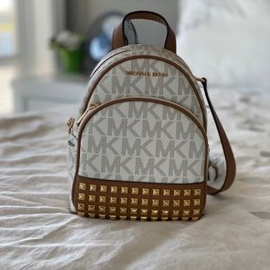 MINI MICHEAL KORS BACKPACK
